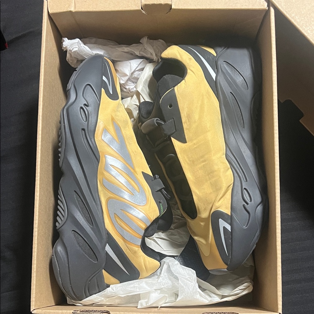 Yellow and Black Men's Sneakers